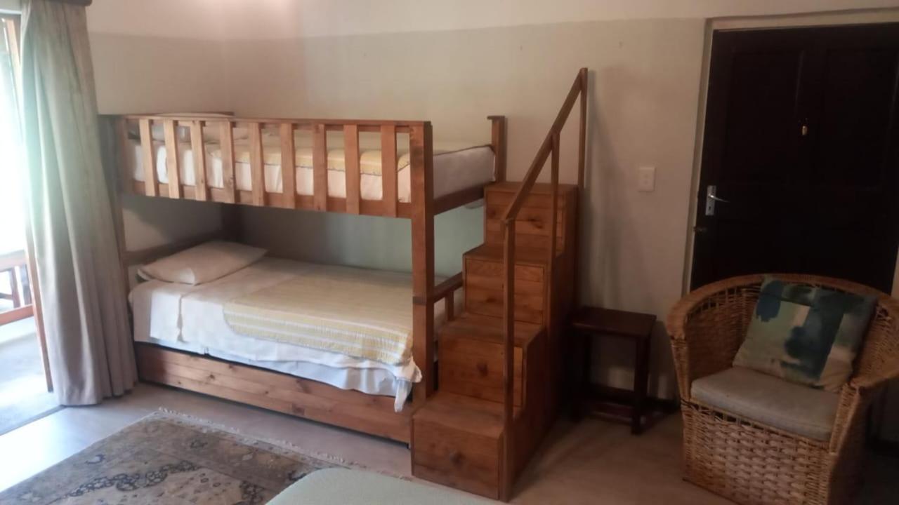 Beit Shalom Before Known As Best Little Guesthouse Oudtshoorn Ngoại thất bức ảnh