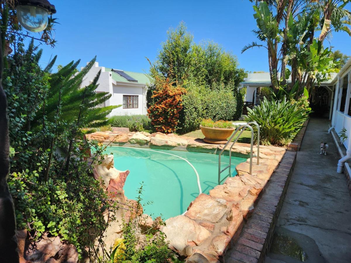 Beit Shalom Before Known As Best Little Guesthouse Oudtshoorn Ngoại thất bức ảnh