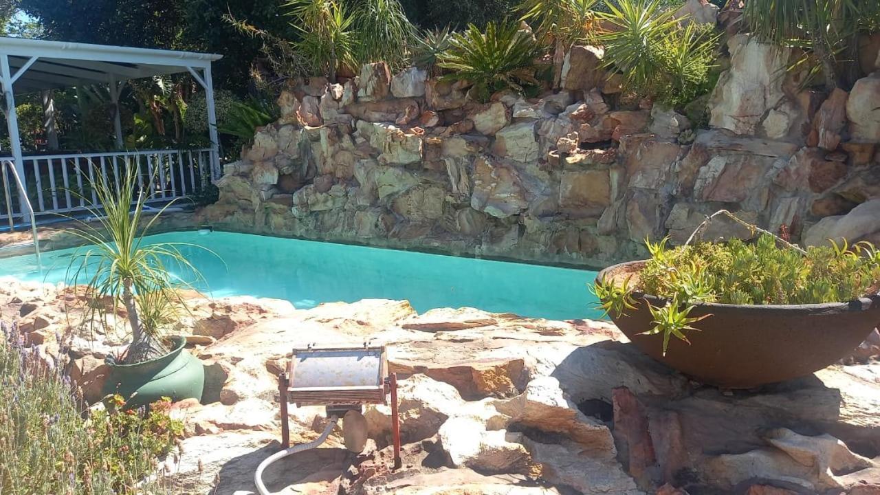 Beit Shalom Before Known As Best Little Guesthouse Oudtshoorn Ngoại thất bức ảnh